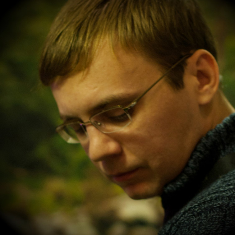 DSC_0310-sq About Me